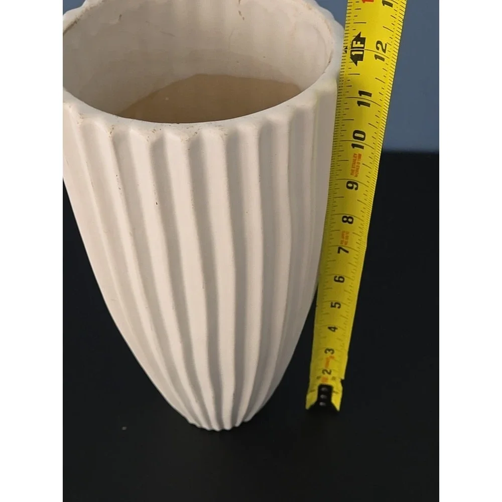 West‎ Elm Planter Vase Textured Fluted Stoneware White Glaze Retired 11.5